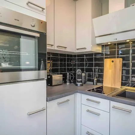 Maritim Und Individuell In Mit Balkon דירה *