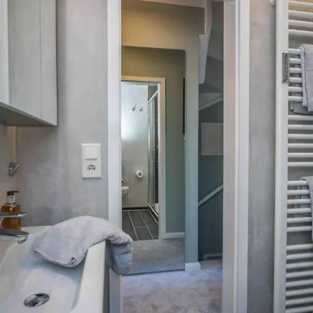 Maritim Und Individuell In Mit Balkon דירה *