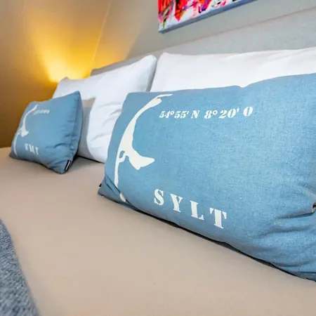 Maritim Und Individuell In Mit Balkon * Wenningstedt-Braderup