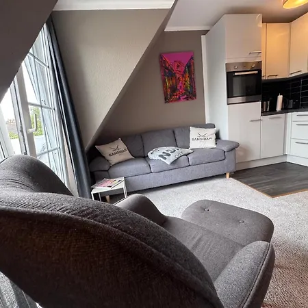 公寓 Maritim Und Individuell In Mit Balkon 文尼斯塔特